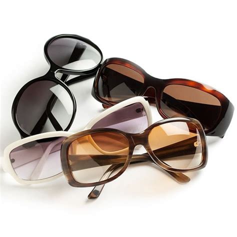 Buy sunglasses online at low prices (13.448 products) .